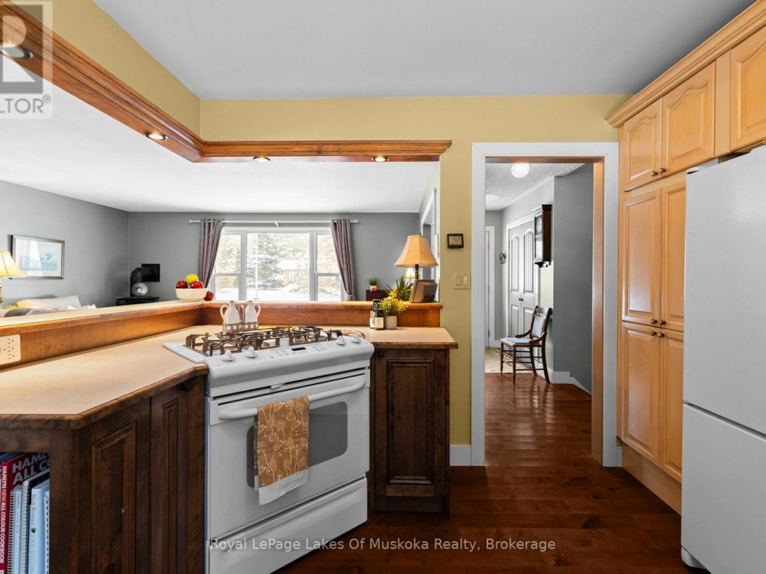 5 BROBST FOREST CRESCENT, 