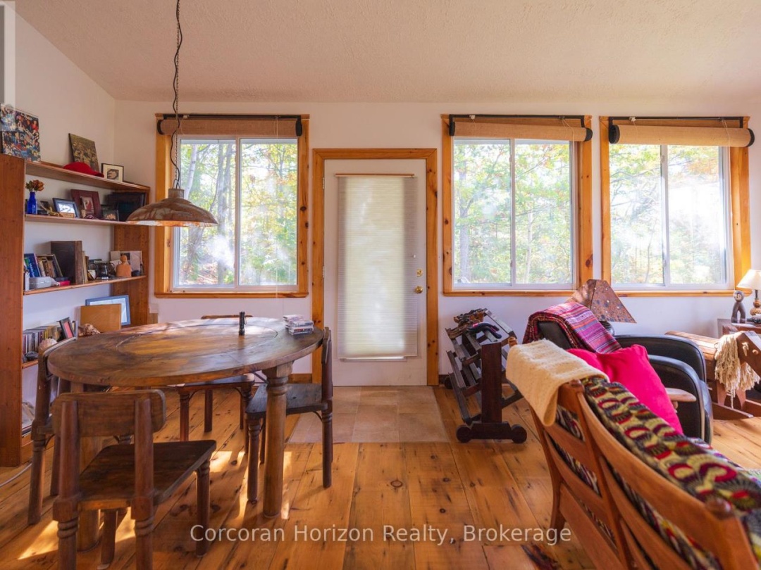 566 HUNGRY BAY ROAD W, 