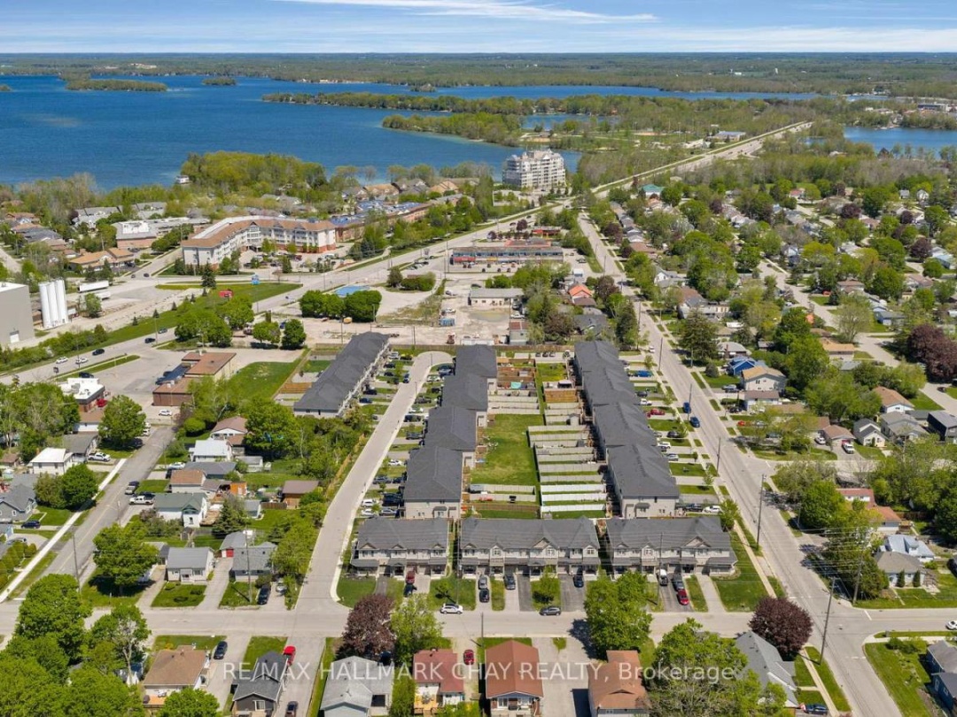 19 CHURCHLEA MEWS, Orillia
