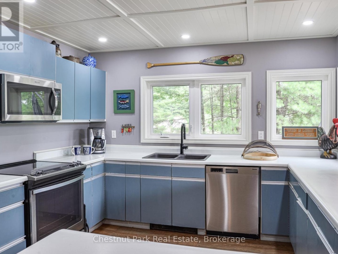 1049 Route 11 Road E, Kahshe Lake