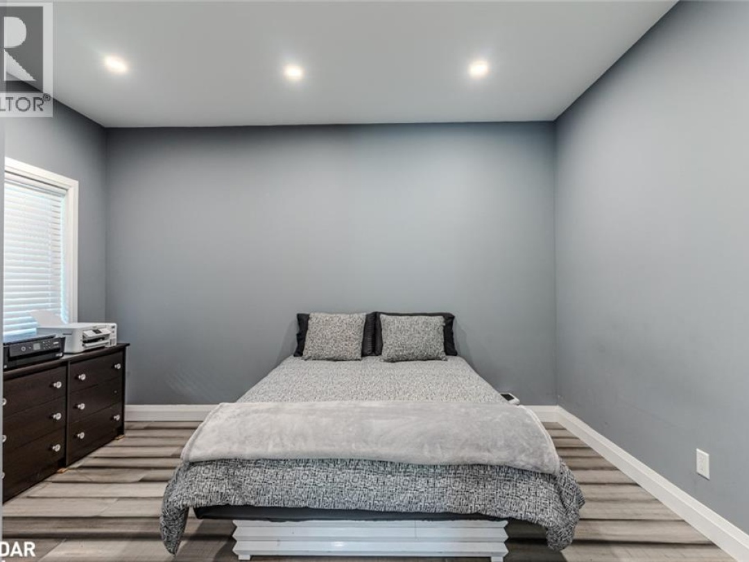 1657 PENINSULA POINT Road, 