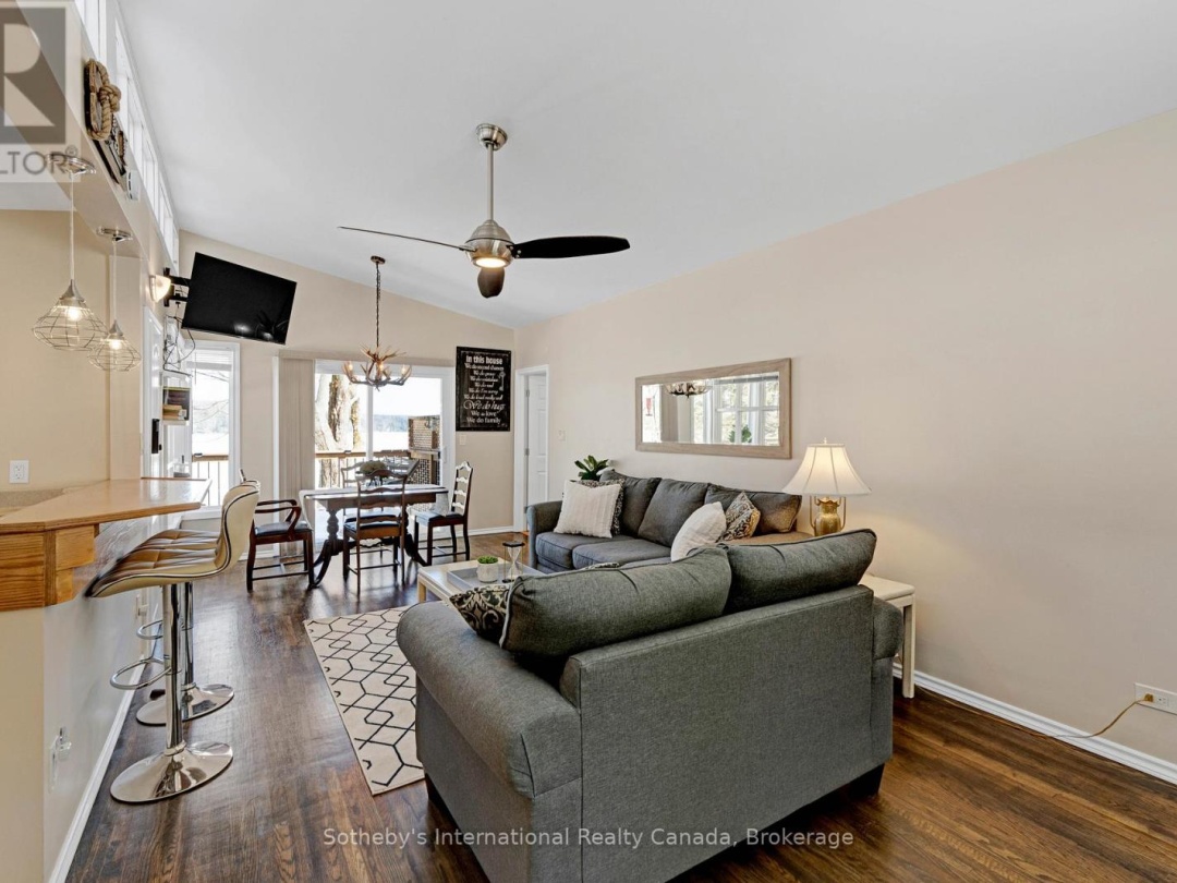 1028 Hillcrest Lane, Halls Lake