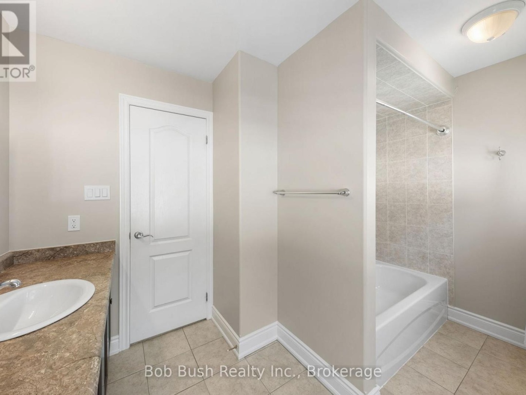 3067 Monarch Drive, Orillia