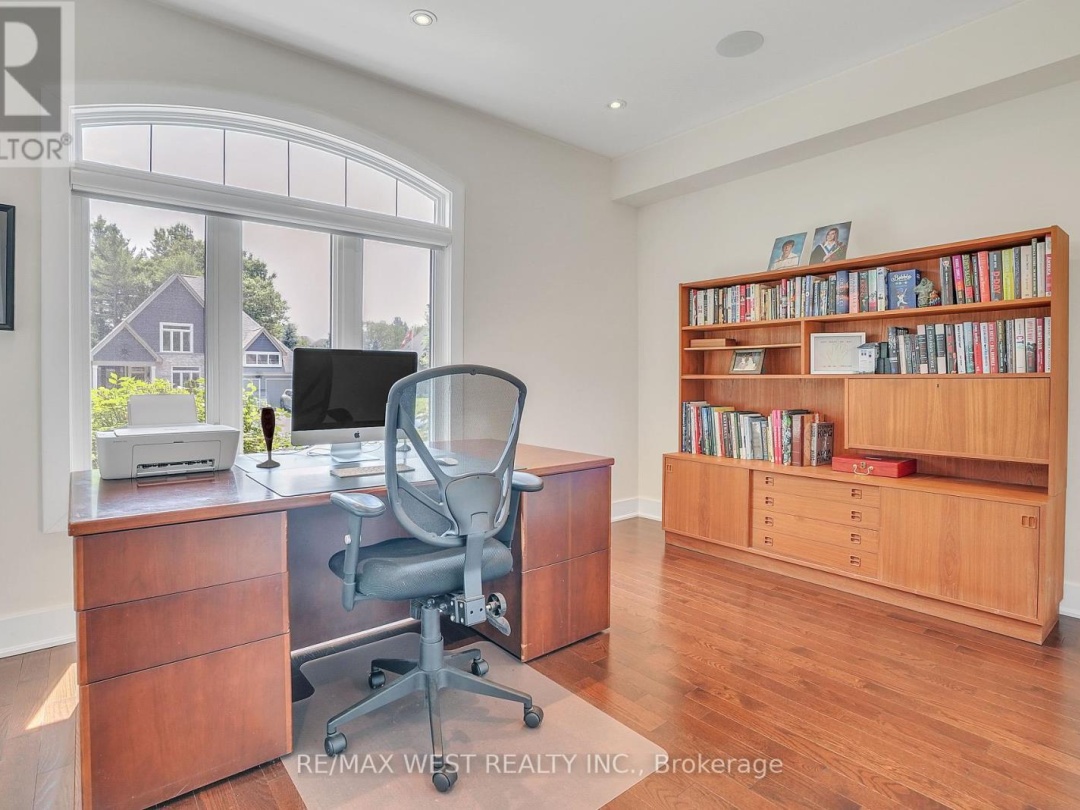 8 WESTWIND COURT, 