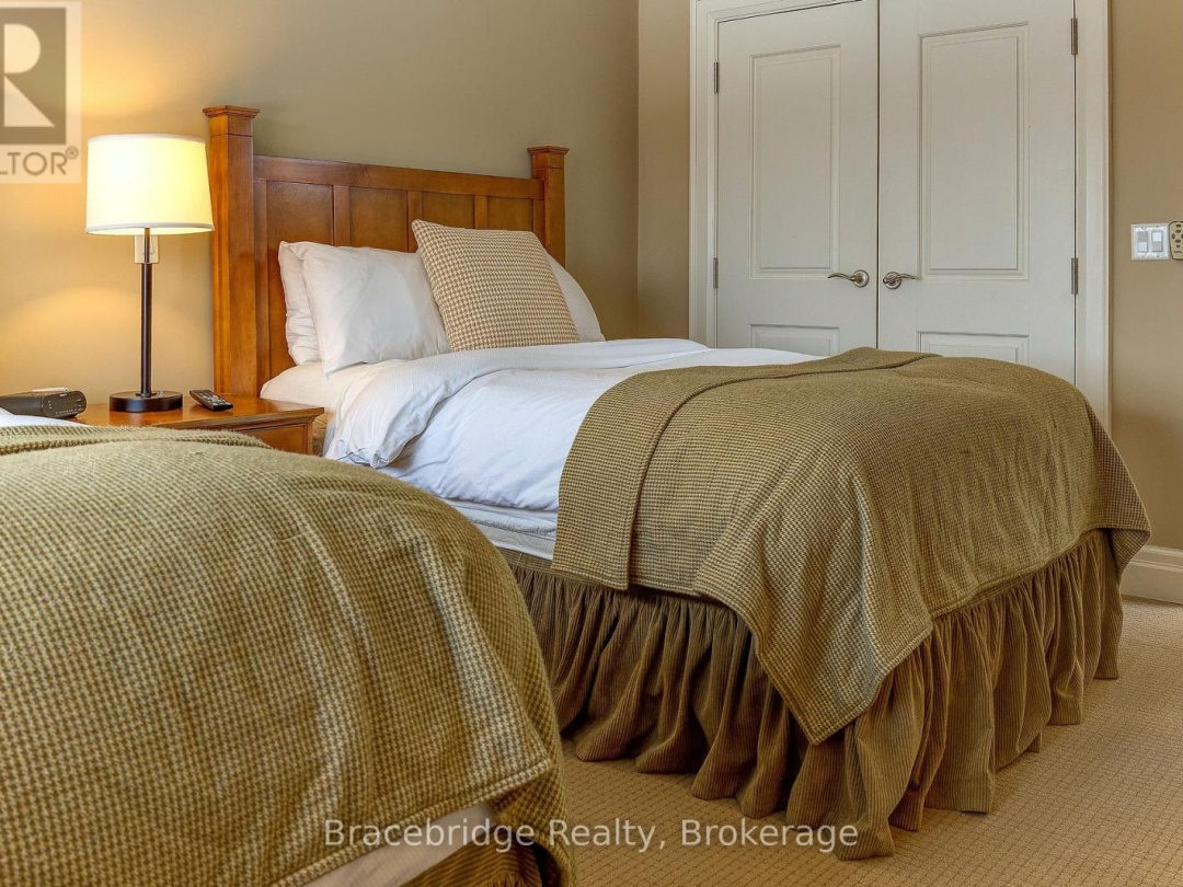 1869 MUSKOKA RD 118 W HIGHWAY, 