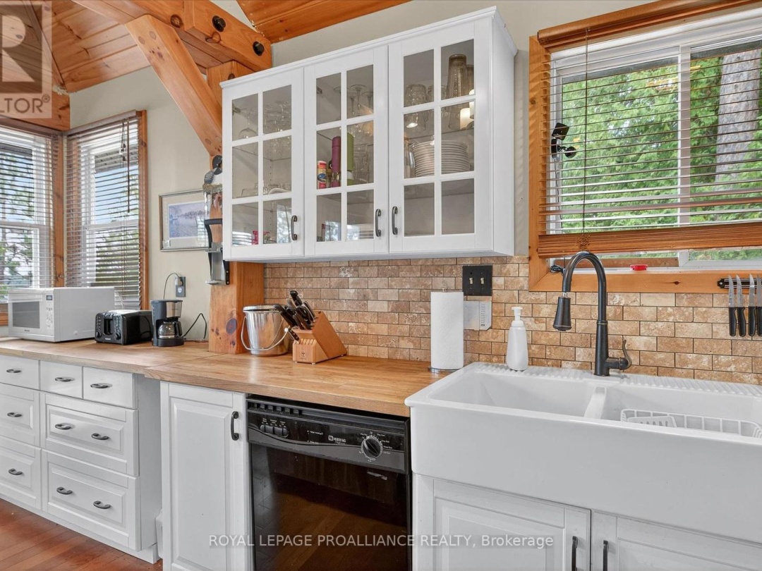 1051 TAPOKE LANE, 