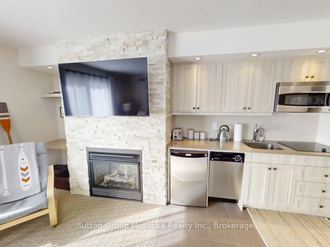 DEERHURST RESORT - 53-303 SUMMIT LODGE DRIVE, 