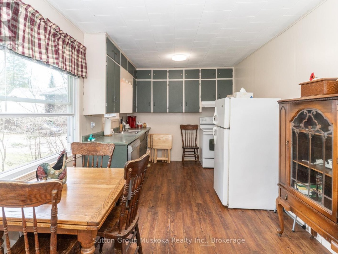 15 Glen Acres Road, Big East Lake