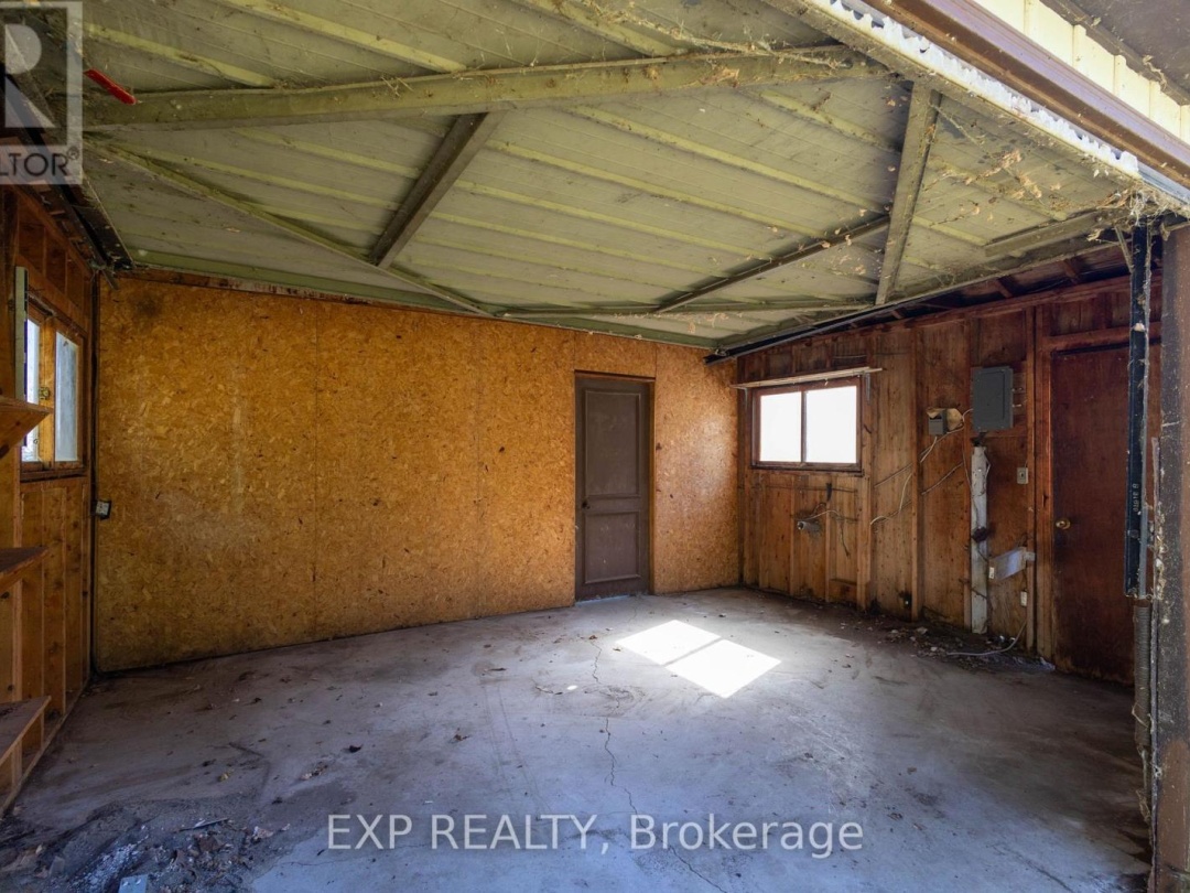 255 MOON POINT DRIVE, 