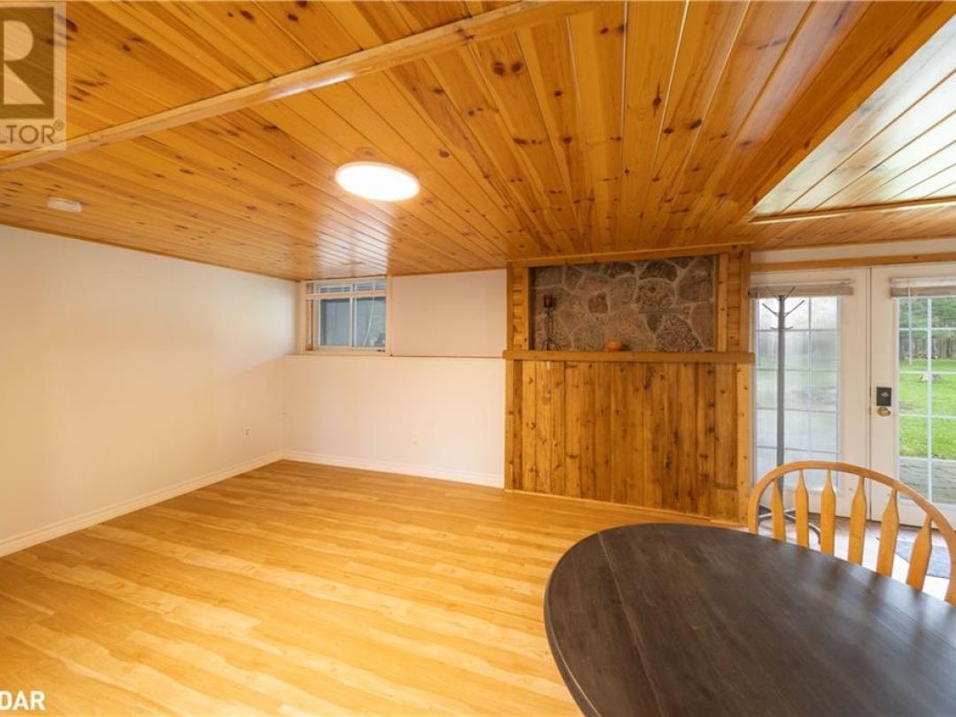 1936 Peninsula Point Road, Sparrow Lake