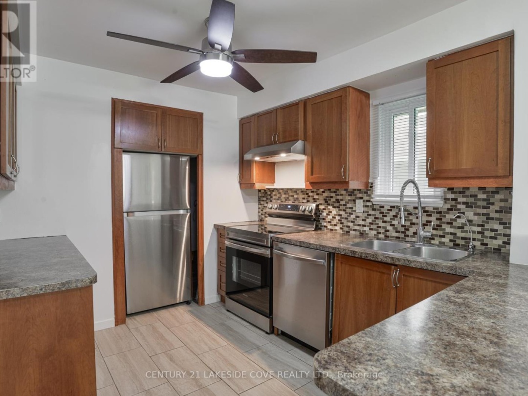 UNIT 5 - 4 PARADISE BOULEVARD, 