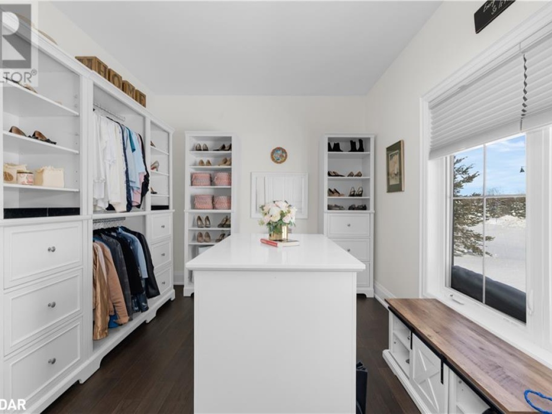 12 Thoroughbred Drive, Oro-Medonte