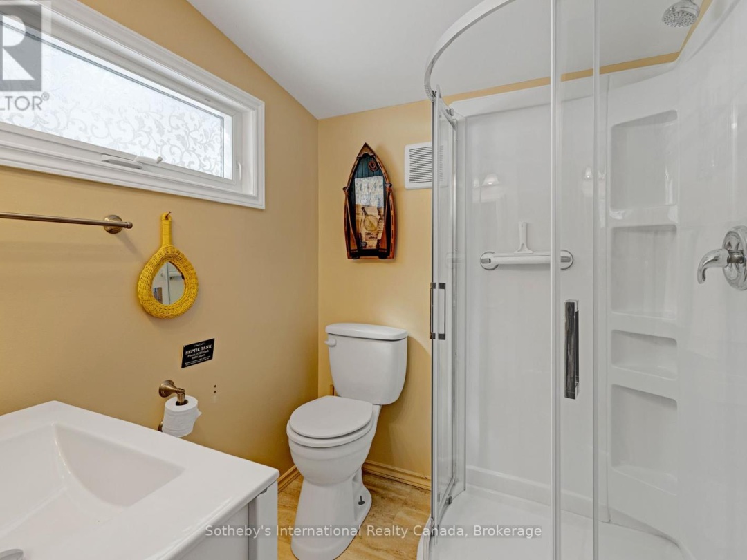 1028 Hillcrest Lane, Halls Lake