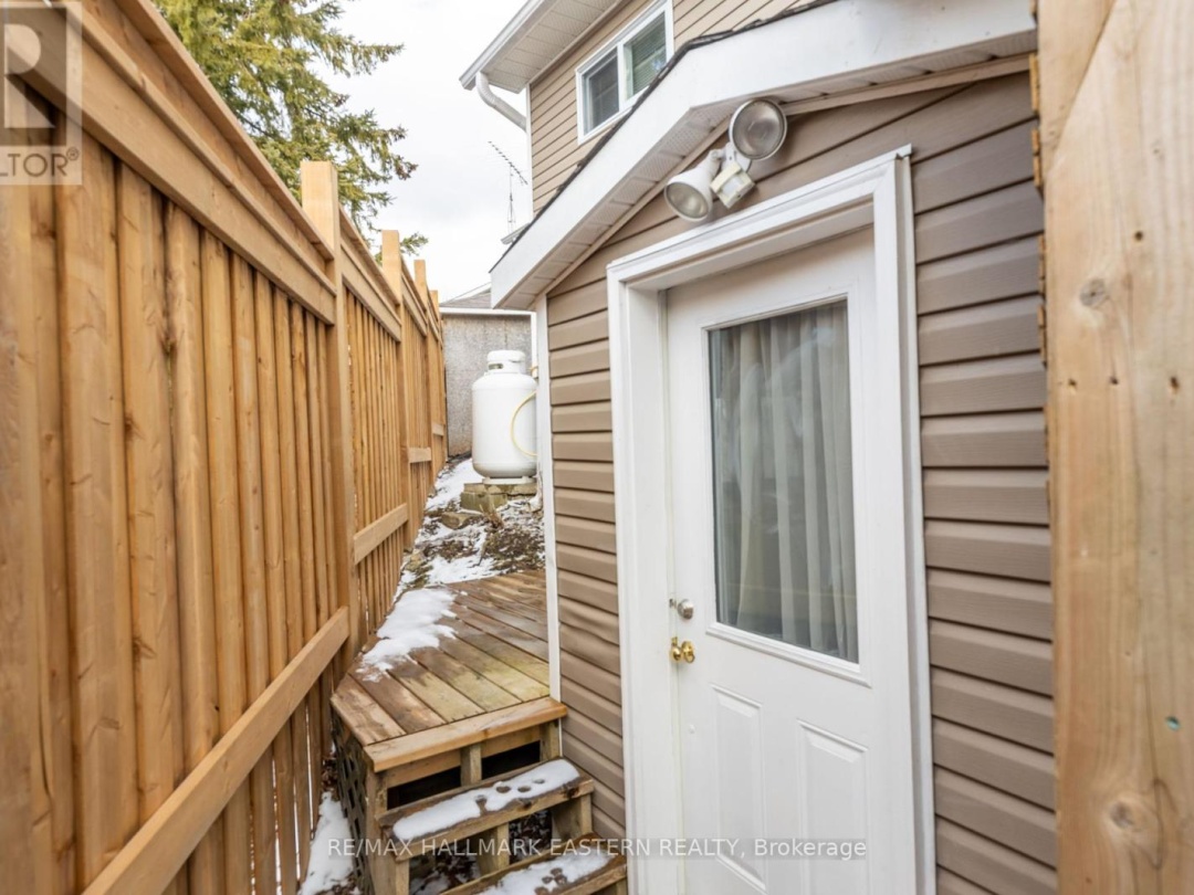 4 Hollyville Boulevard, Sturgeon Lake