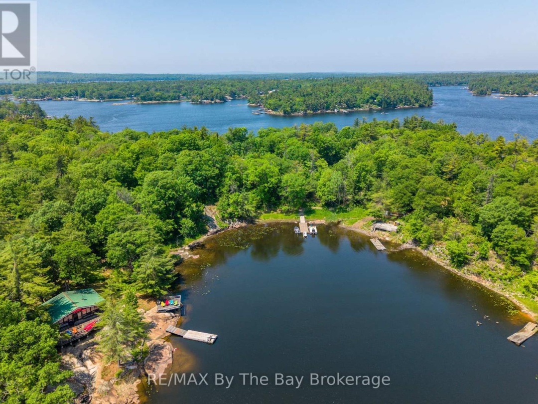 3572 ISLAND 820/MERMAID ISLAND, 