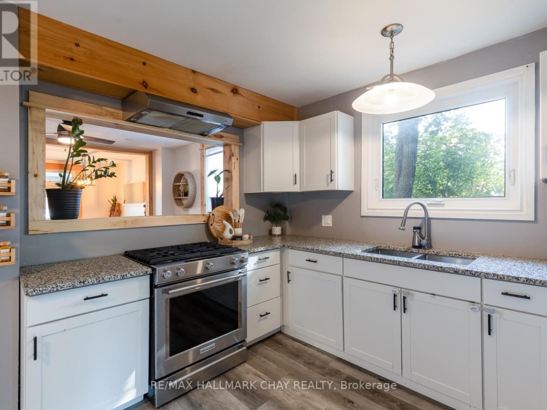 109 BORLAND STREET E, 