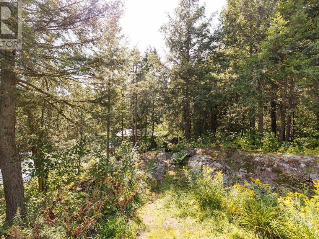 6415 KENNISIS LAKE ROAD, Kennisis Lake