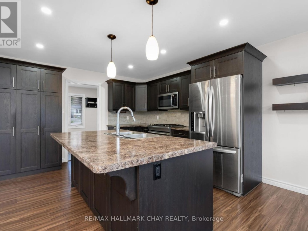 2052 MARCHMONT ROAD, 