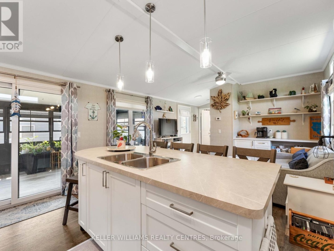 #38 Lakeridge 1047 Bonnie Lake Camp Road, Bracebridge (Macaulay)