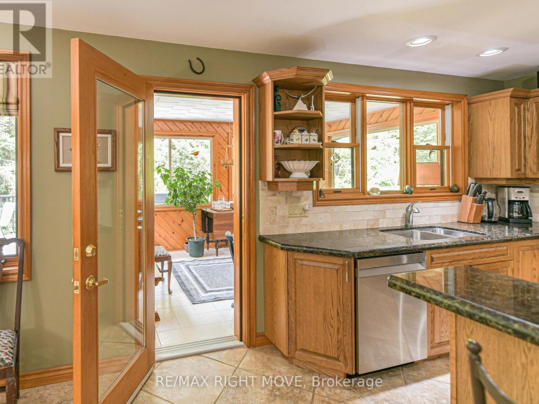 1892 CARRIAGE COURT, 