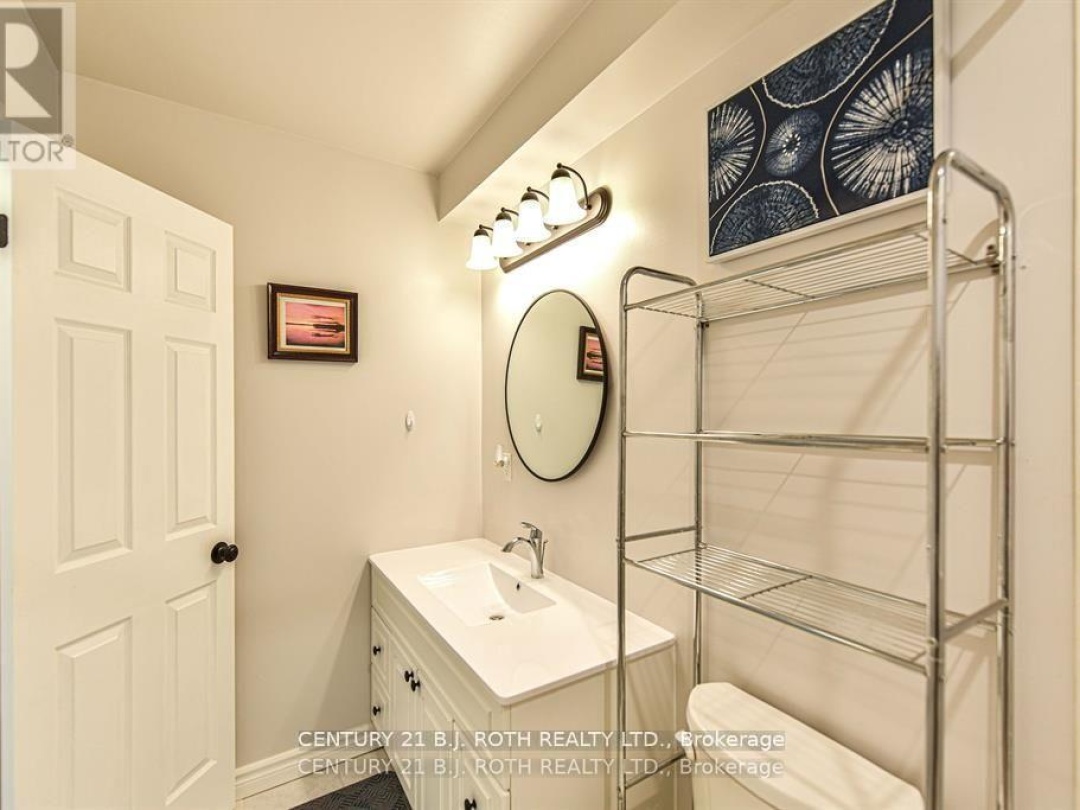 302 - 125 BOND STREET, 