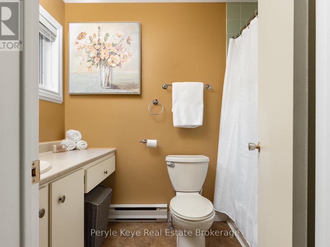 2 63 Southbank Drive, Lake Muskoka