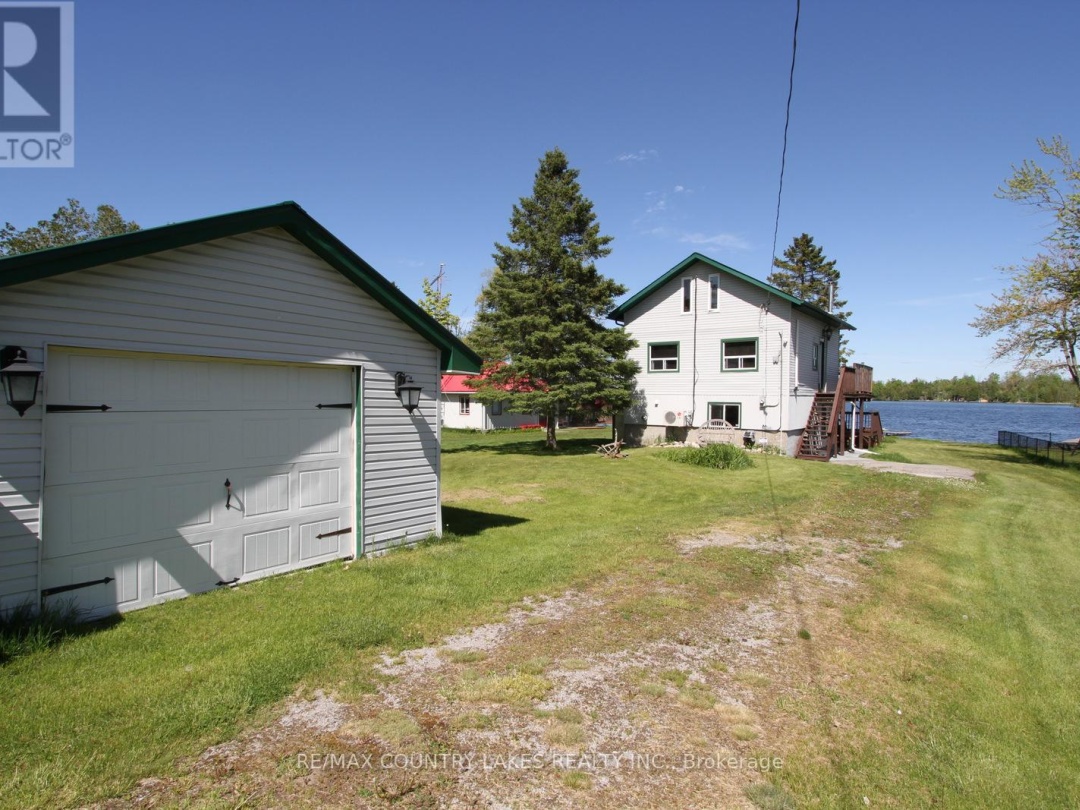 8 Saturn Lane, Mitchell Lake