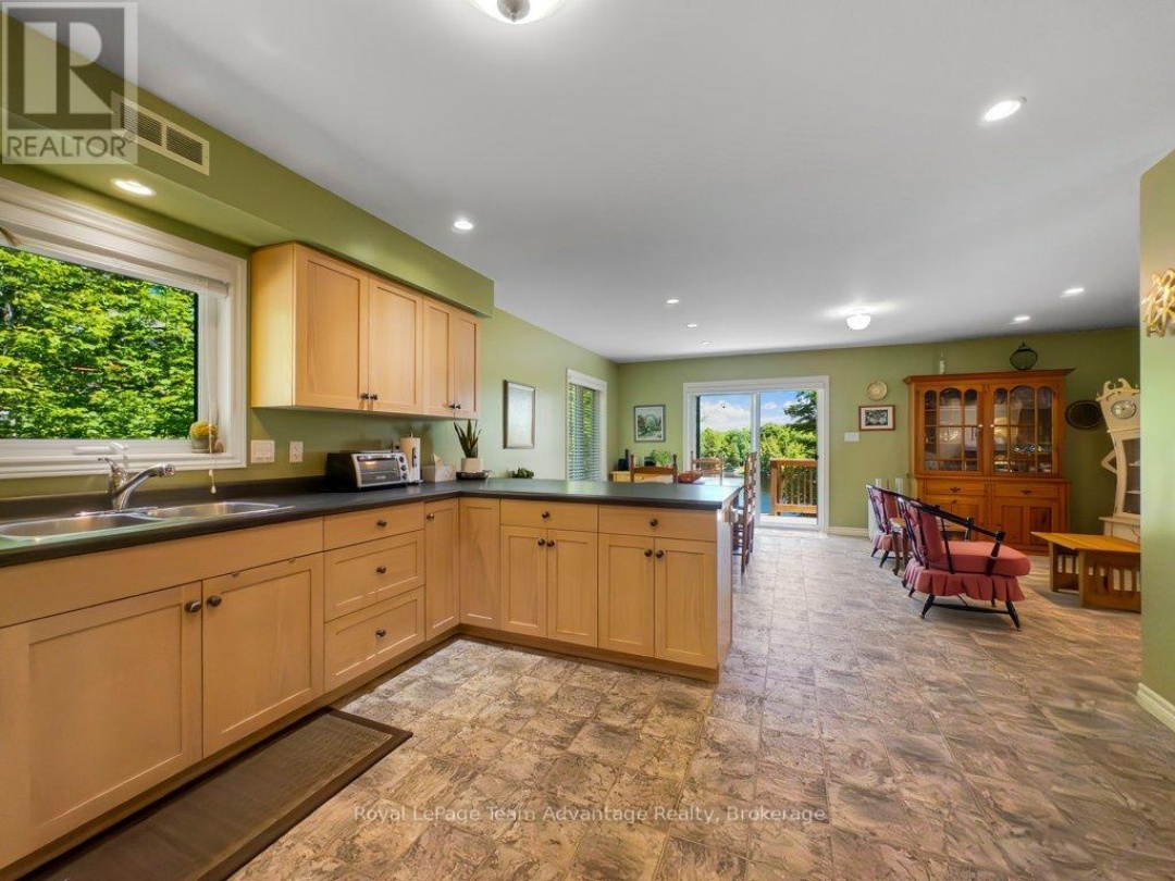 3 LYNDSEY LANE, Manitouwabing Lake