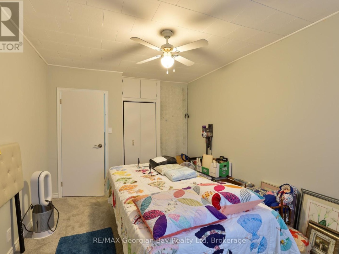 3485 Fraser Lane, Tay