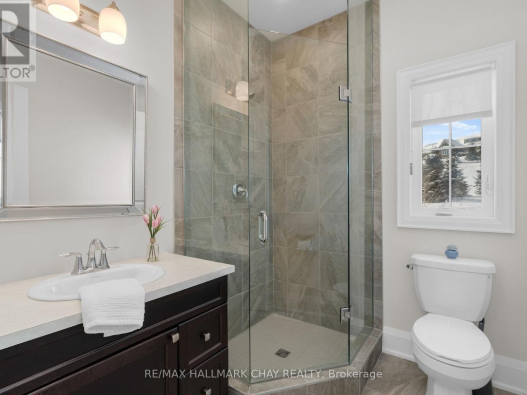 12 Thoroughbred Drive, Oro-Medonte
