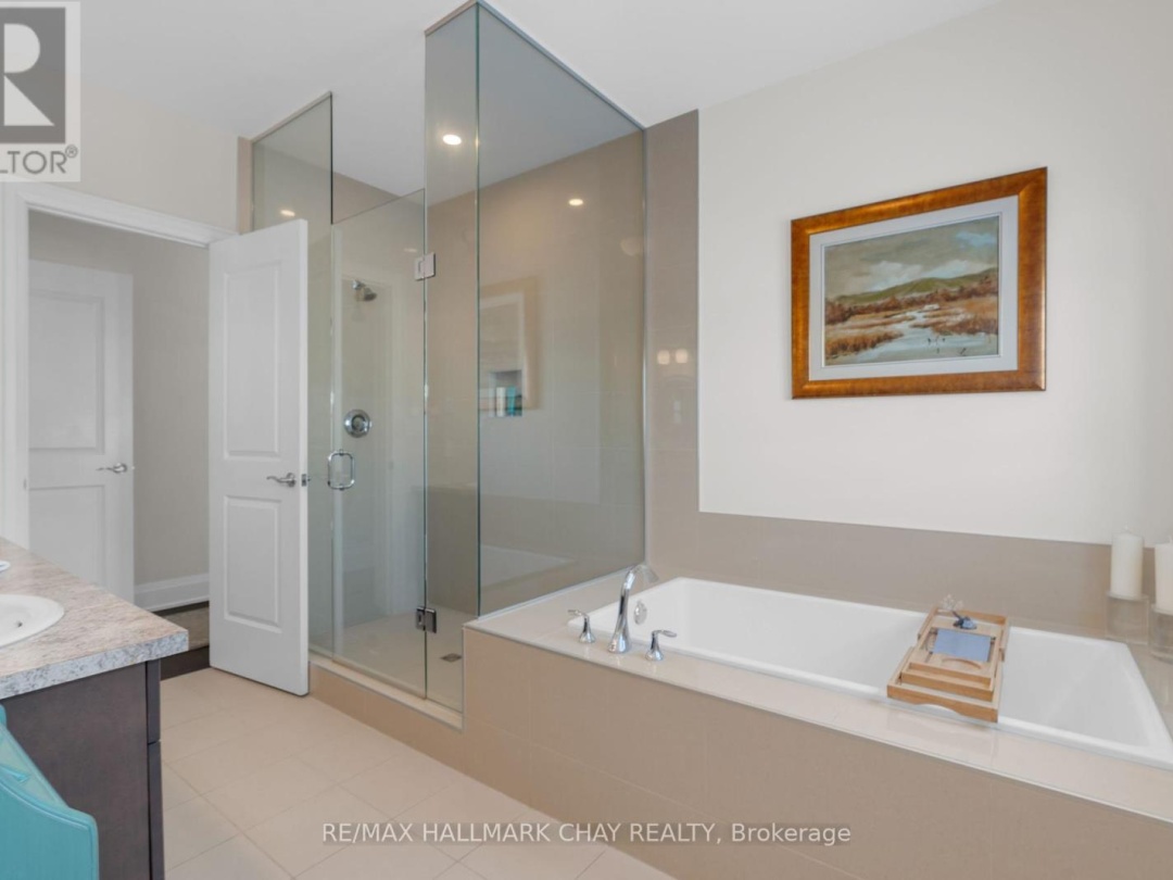 12 Thoroughbred Drive, Oro-Medonte