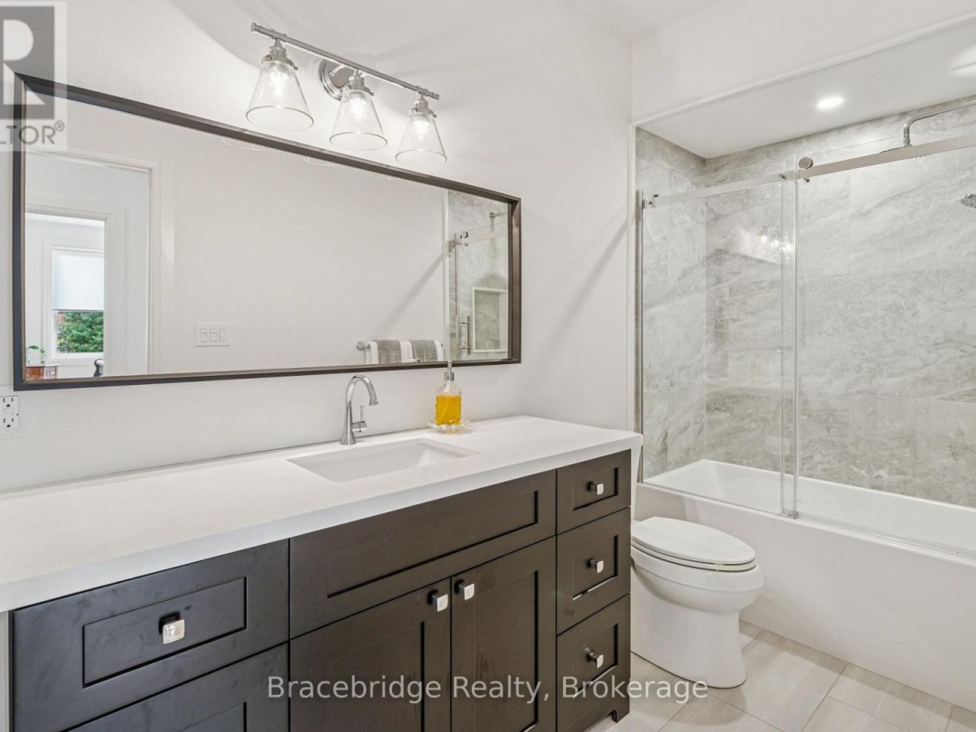 1006 STEPHENS BAY ROAD, 