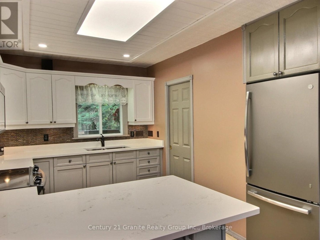 1082 GREEN LAKE ROAD, Gull River