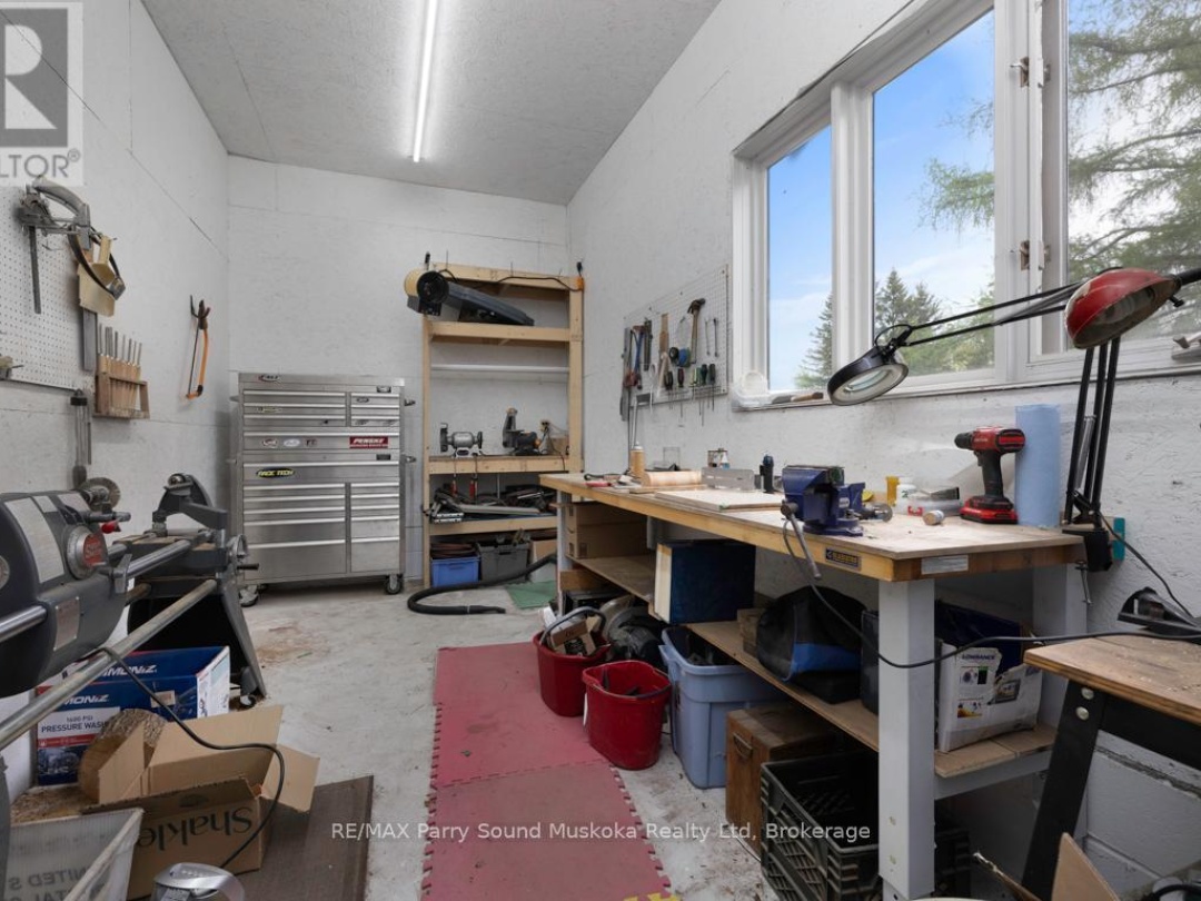 28 Lakeside Drive, Manitouwabing Lake