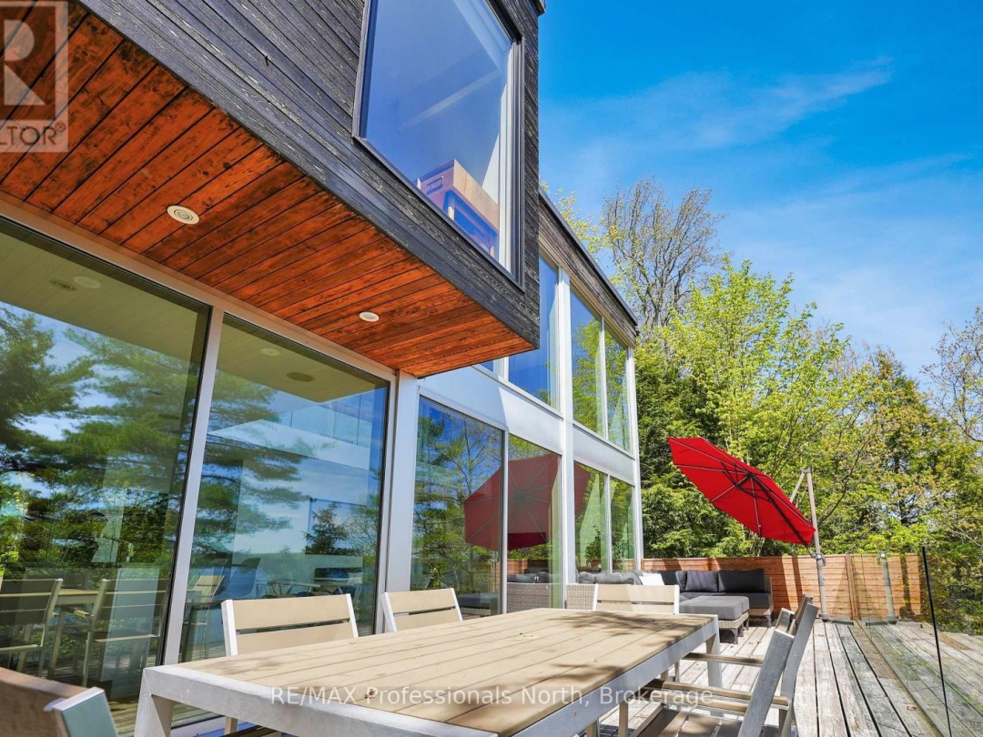 1004 Lipton Drive, Kennisis Lake