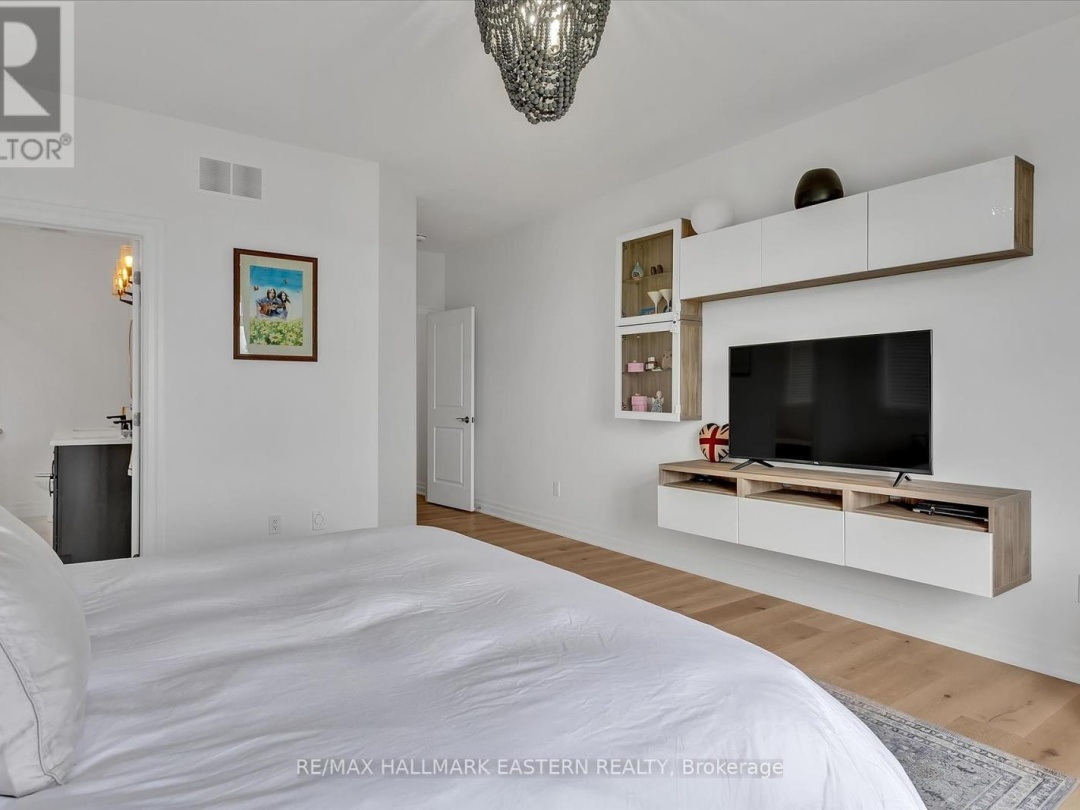 35 LAKEVIEW CRESCENT, 