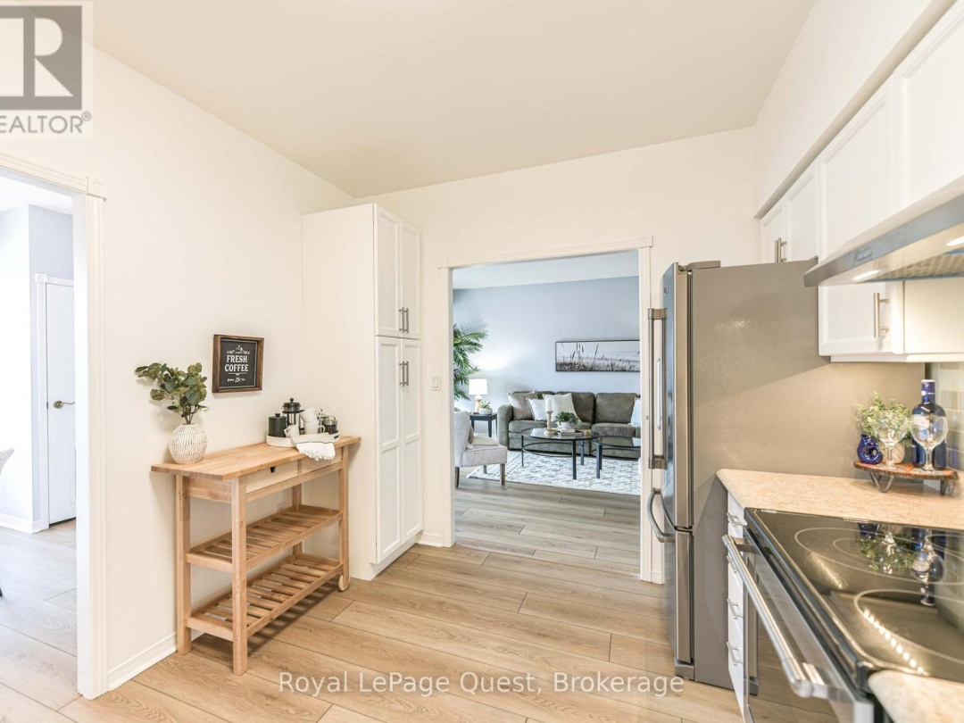 208 - 20 MUSEUM DRIVE, 