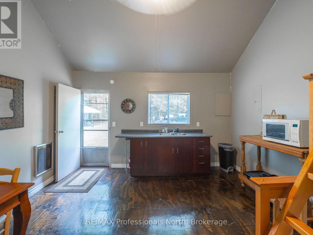 24 RELAX AVENUE, 