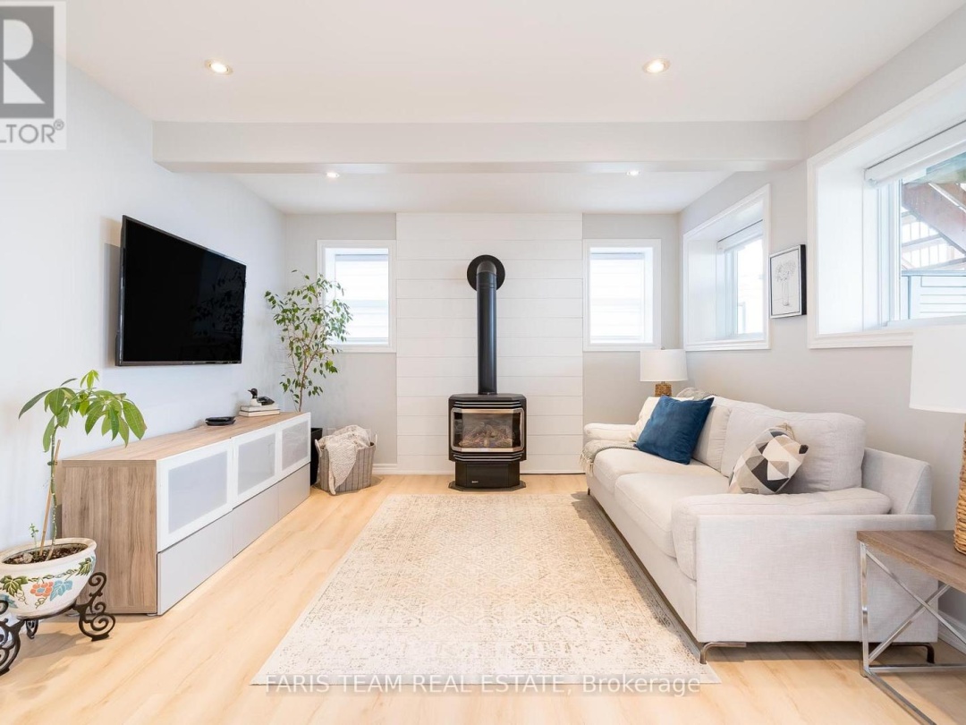 282 Robins Point Road, Georgian Bay