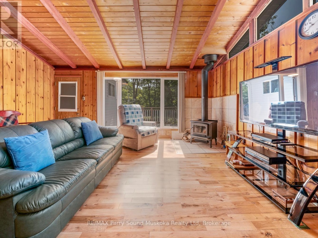 124 PINEWOOD ROAD, 