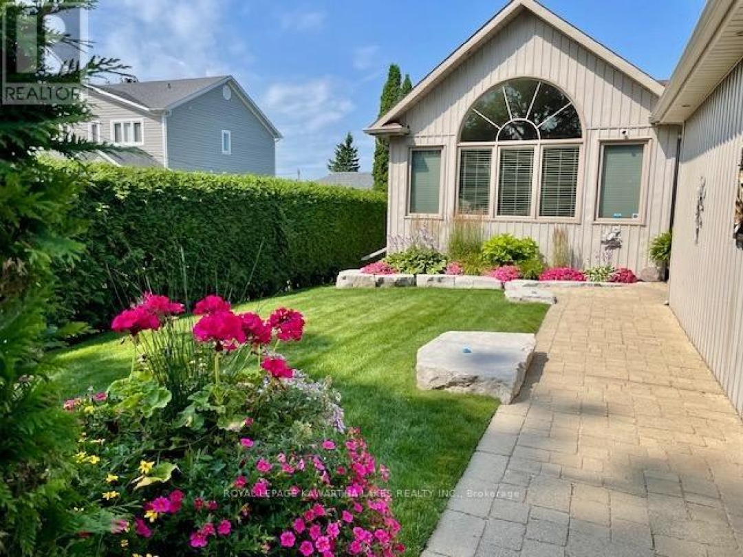 24 MCLENNANS BCH ROAD, Lake Simcoe