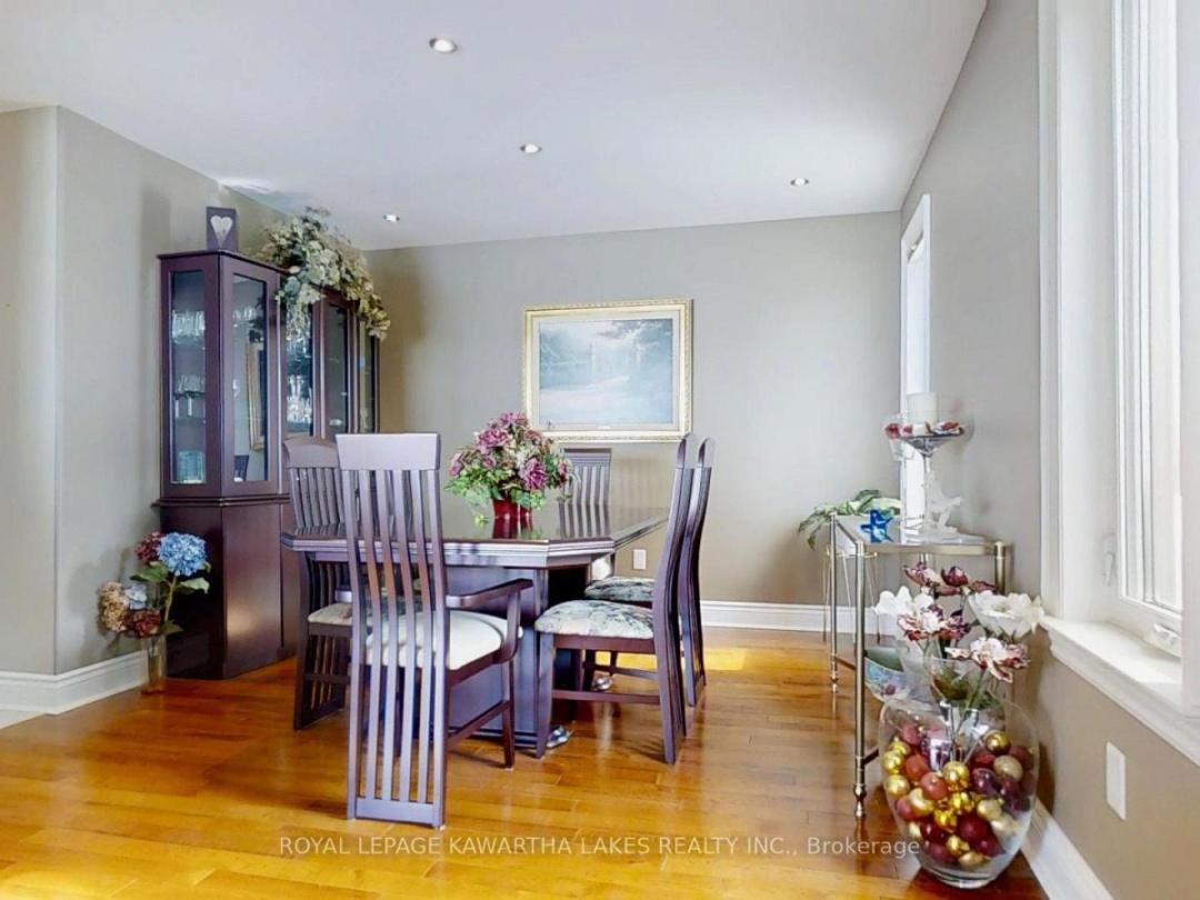 24 MCLENNANS BCH ROAD, Lake Simcoe