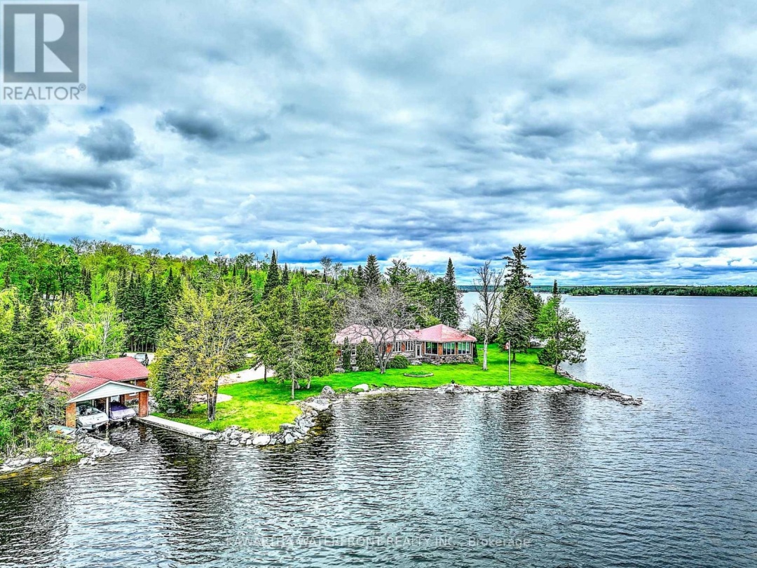 557 Riverside Drive, Pigeon Lake
