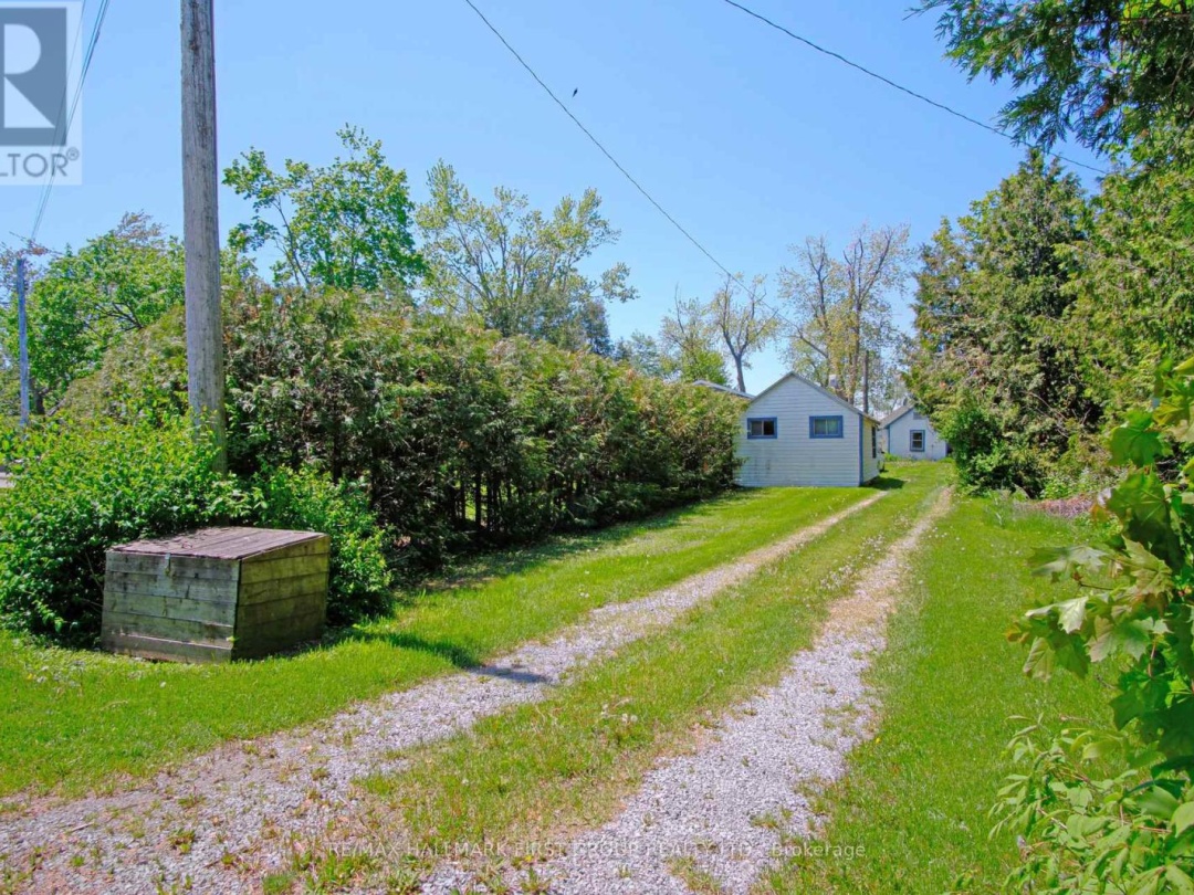 2196 Lakeshore Drive, Lake Simcoe