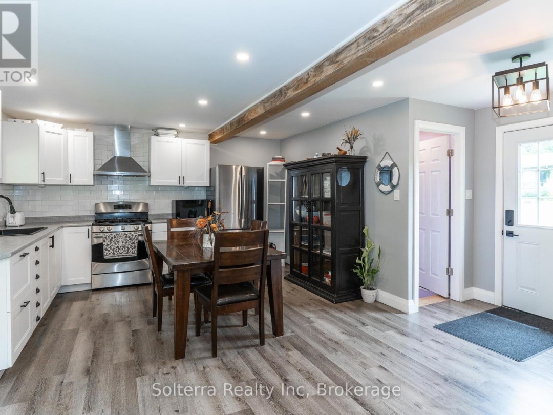 160 WAGNER ROAD W, 