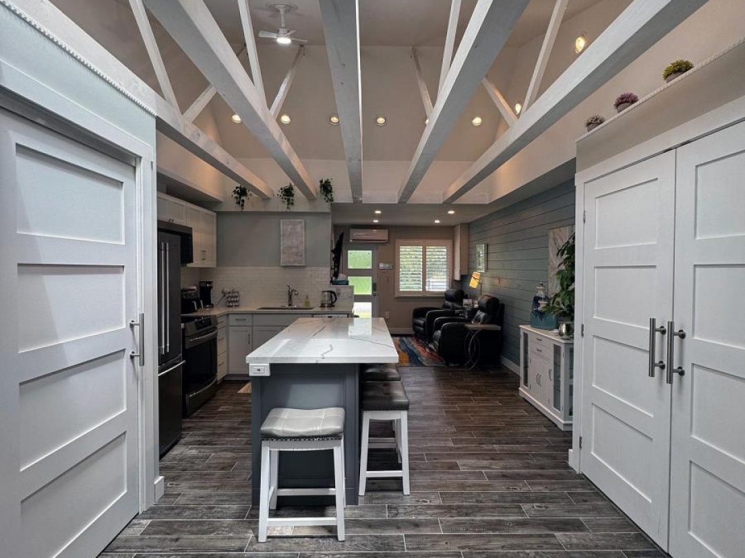 UNIT 2 - 3 PARADISE BOULEVARD W, 