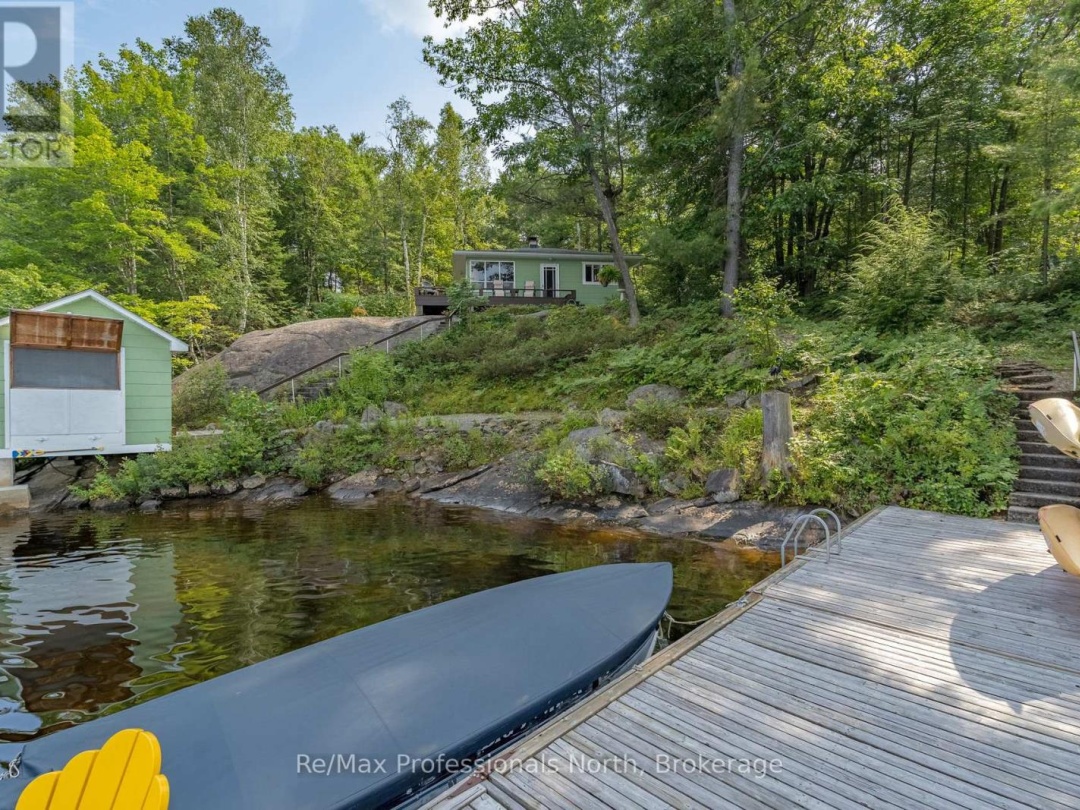1020 Road 2000, Muldrew-south Lake
