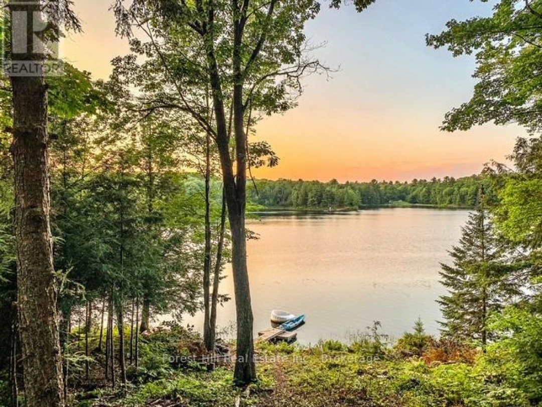 60 HAWKSVIEW LANE, 