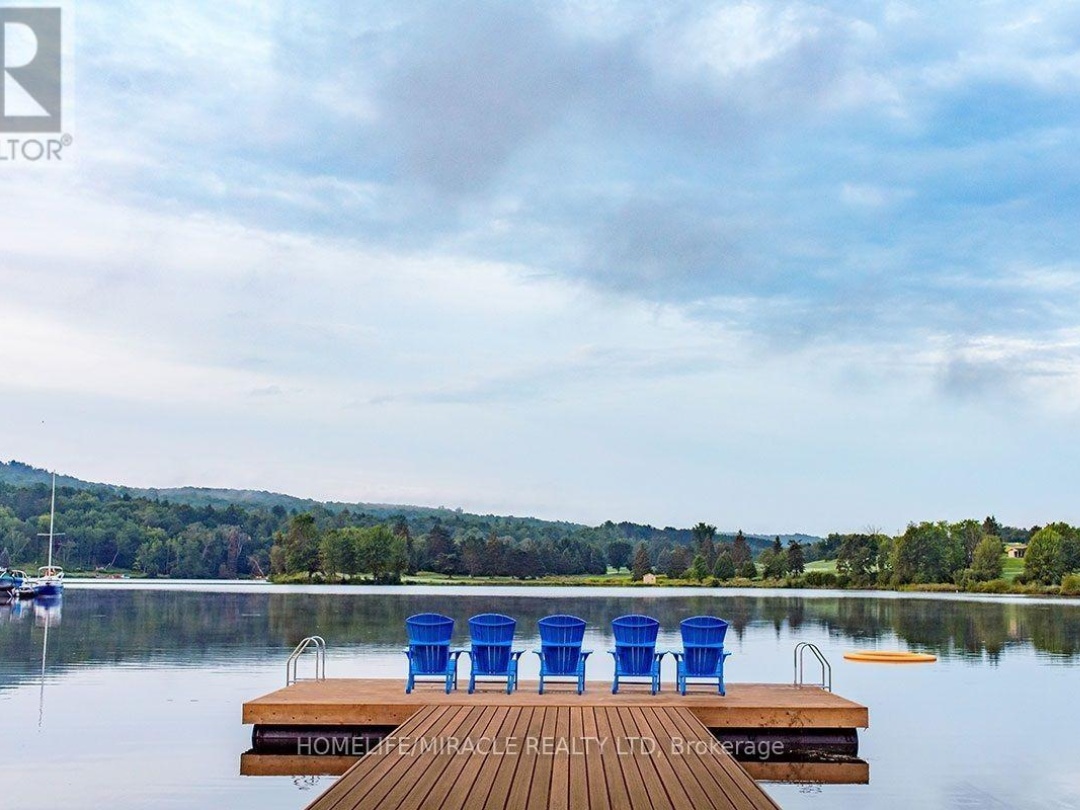 51/104 1235 Deerhurst Drive, Peninsula Lake