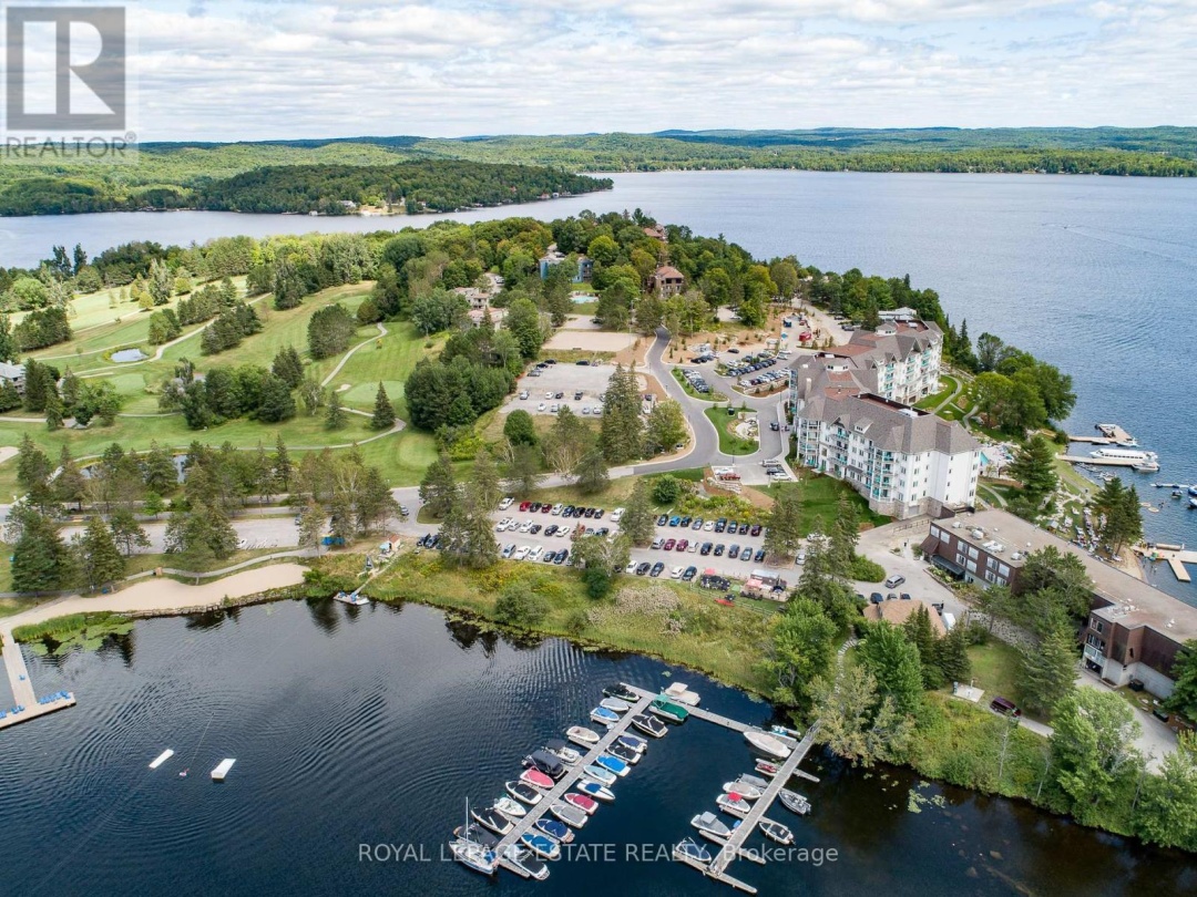 201 27 Deerhurst Drive, Peninsula Lake